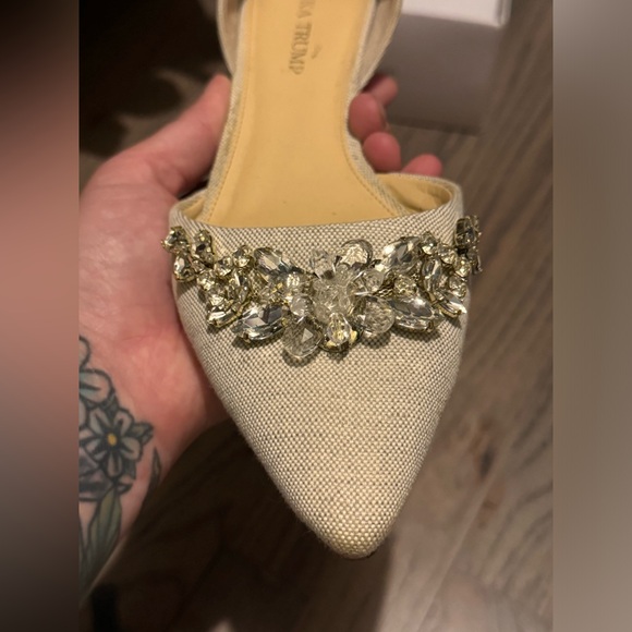 Ivanka Trump small heeled ballerina flat - Picture 3 of 12